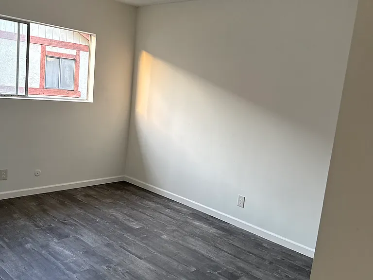 501 W Newmark Ave #D — Photo 5