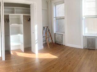 2046 Palmetto St APT 2R, Ridgewood, NY 11385
