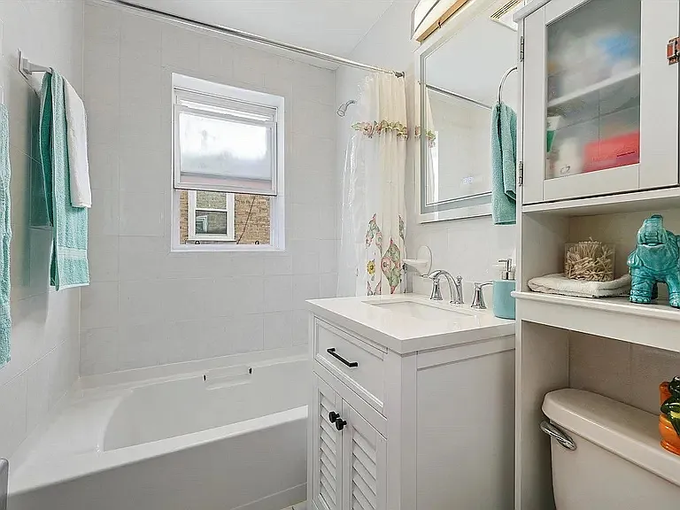 2712 W Balmoral Ave #1E — Photo 2