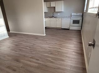 6124 NW Bell Rd APT C, Parkville, MO 64152