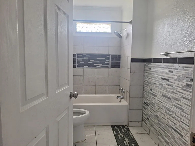 220 Ford Dr — Photo 12