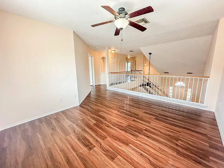 1101 Whitley Dr — Photo 10