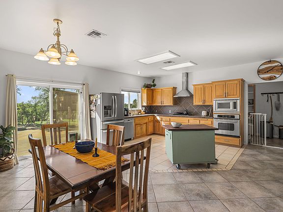 3rd image of 22989 Antler Rd
