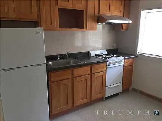 Rented by Triumph Property Group | media 12