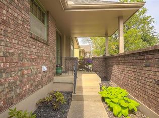 107 Woodbridge Ln, Kansas City, MO 64145