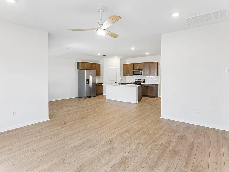 1916 Hamshackle Dr — Photo 13