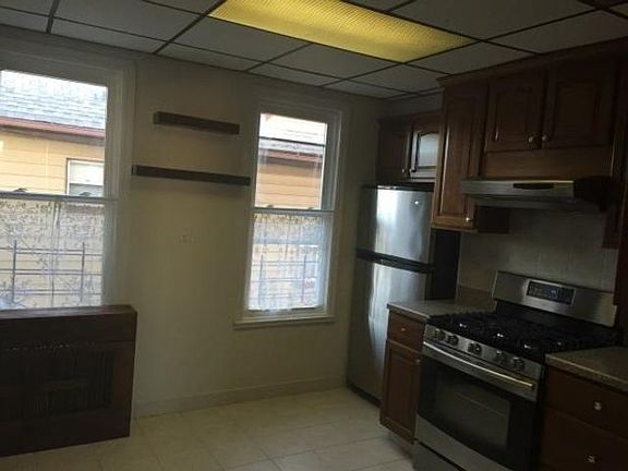5th image of 215 Bay 10th St #2