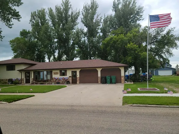 1020 1st Ave N, New Rockford, ND 58356