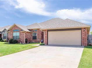 1832 W Crossbow Way, Mustang, OK 73064