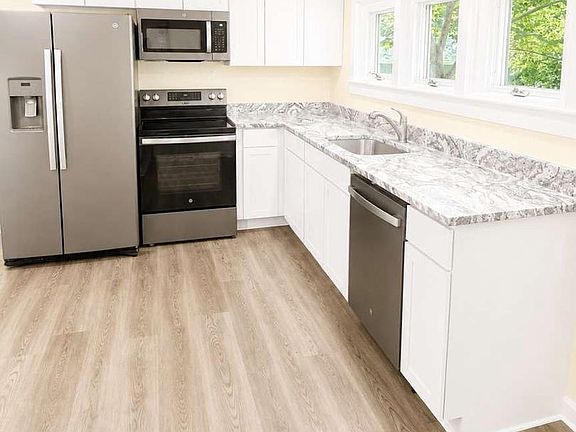 5th image of 25263 Sotterley Rd