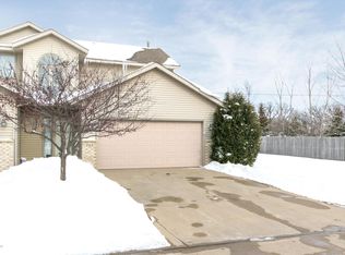 2744 Viola Heights Dr NE, Rochester, MN 55906