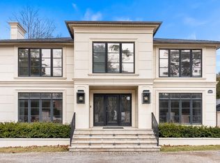 1347 Queen Victoria Ave, Mississauga, ON L5H 3H2