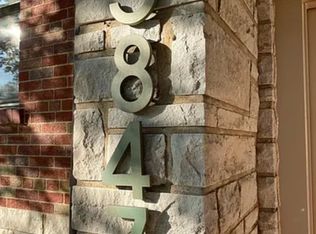 5847 Sunshine Dr APT 1W, Saint Louis, MO