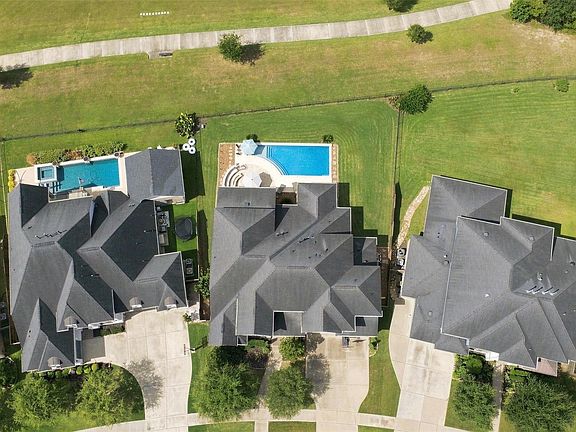 3rd image of 28310 Island Manor Ln