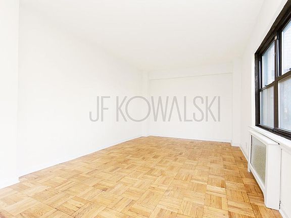 4th image of 182 W Houston St #3J