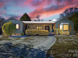 402 Pennton Ave SW, Lenoir, NC 28645