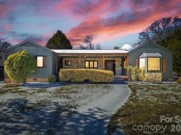 402 Pennton Ave SW, Lenoir, NC 28645