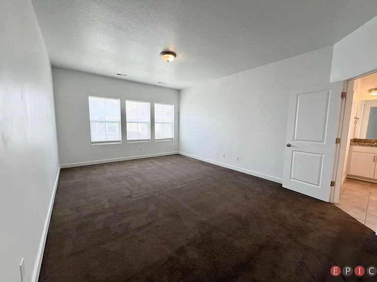 4430 W 2550 N — Photo 5