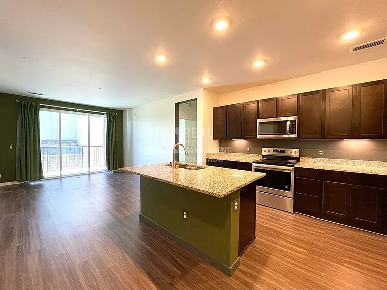 460 E Fremont Pl #304 — Photo 3