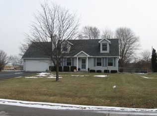 8370 Galloway Dr, Lambertville, MI 48144