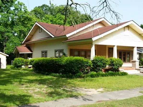 212 S Academy St, Geneva, AL 36340