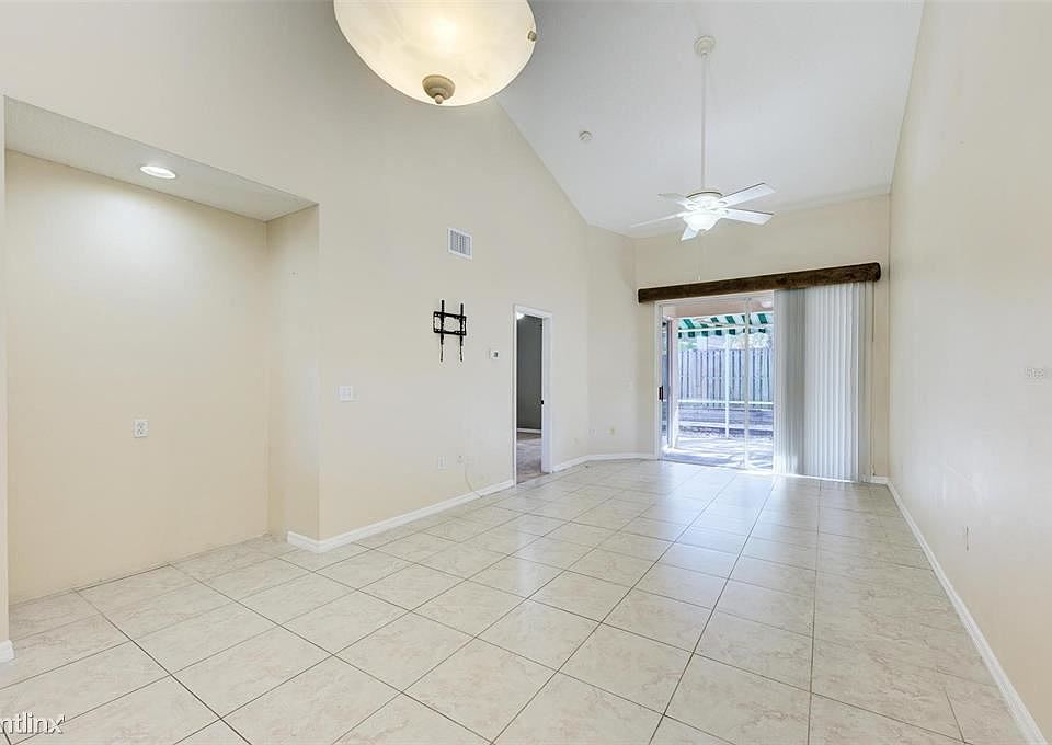 1st image of 2575R Estancia Blvd