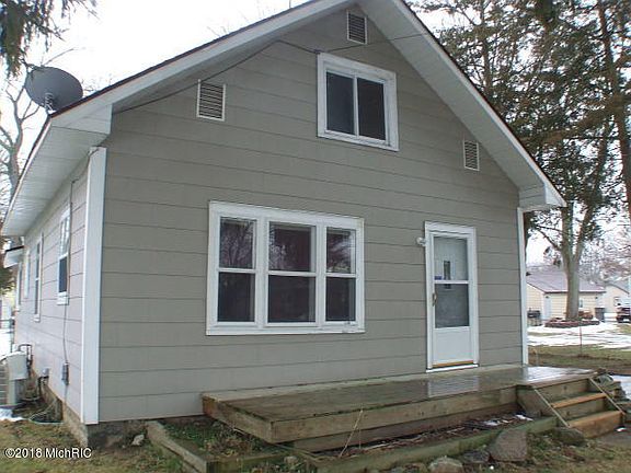 2nd image of 214 43rd St SE