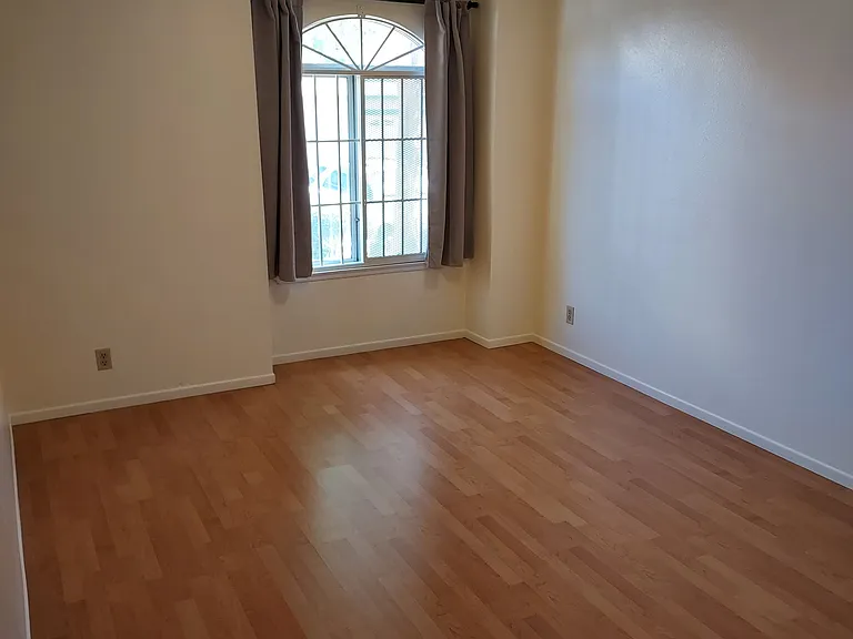 8106 Loren Ln — Photo 5
