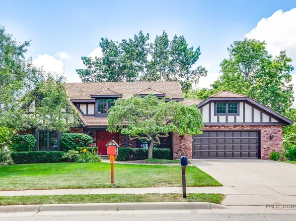 625 Mullady Pkwy, Libertyville, IL 60048