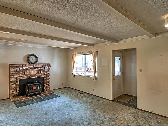 4th image of 18027 Bonanza Dr