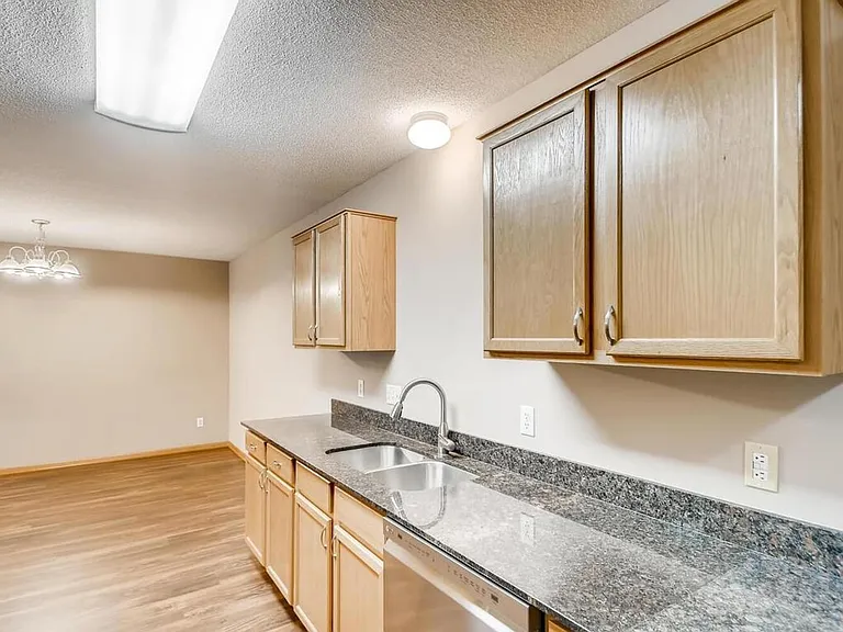 13835 Edgewood Ave — Photo 8