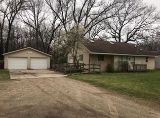 1621 S Wolf Lake Rd, Muskegon, MI 49442