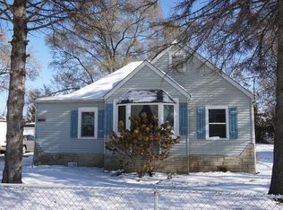 1615 Round Lake Dr, Round Lake Beach, IL 60073