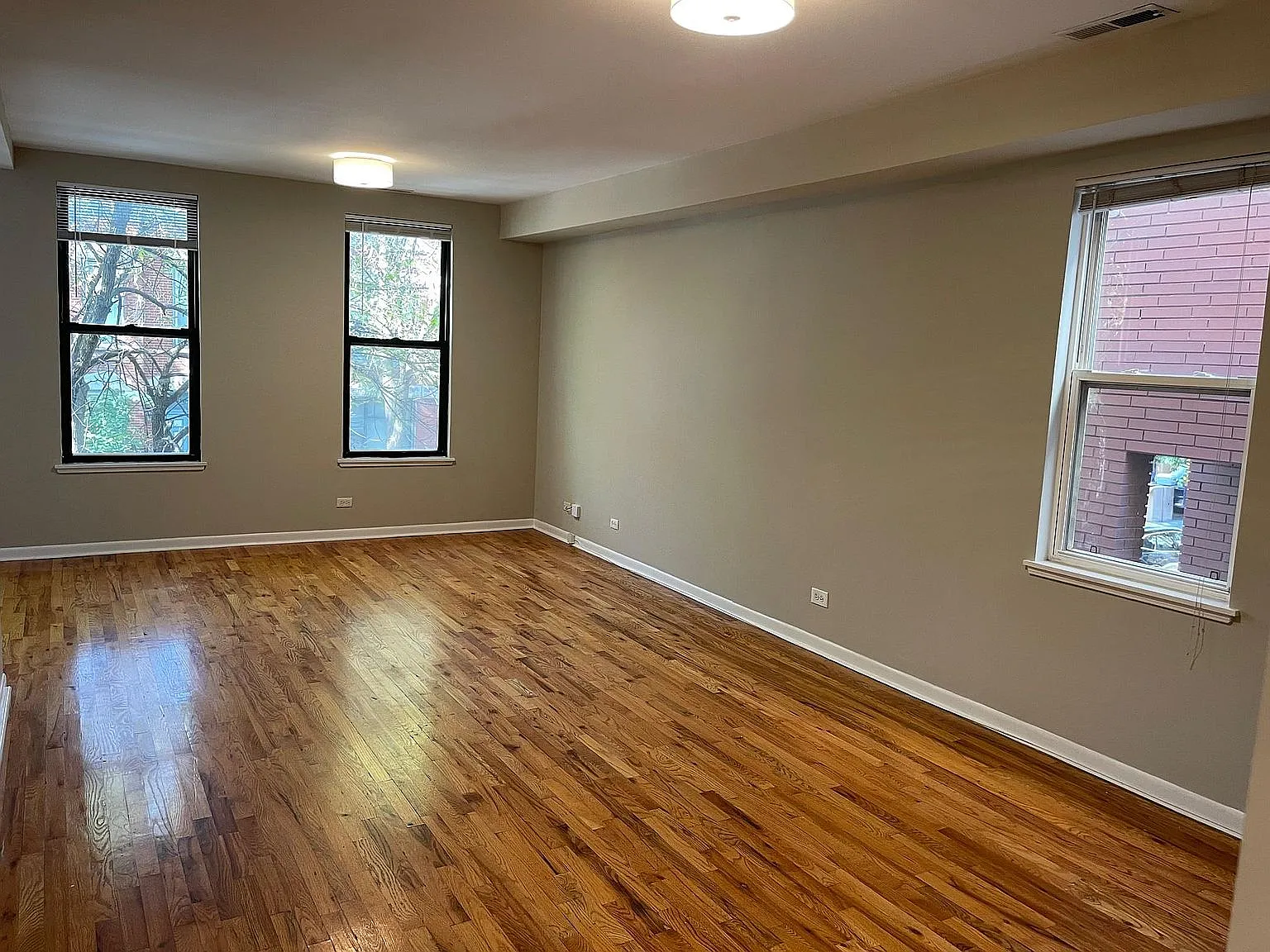 2 bed, 1200 sqft, $2,400 — Photo 2