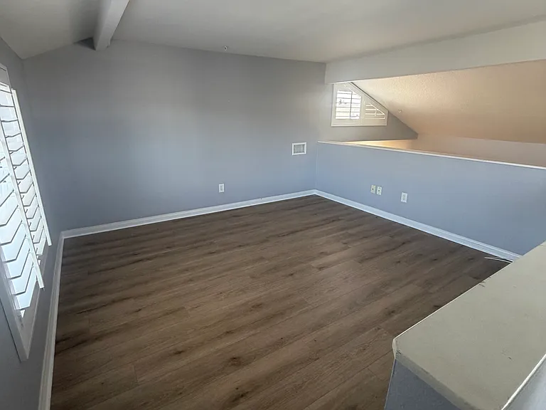 345 Avocado St #204B — Photo 14