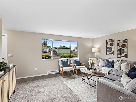 5th image of 5701 63rd Avenue NE