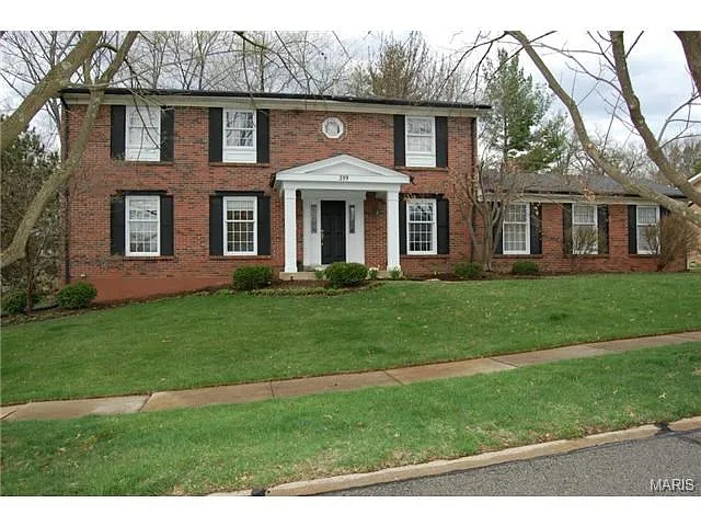 319 Shady Meadows Dr photo 1