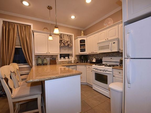 2nd image of 64 Eckford St #2