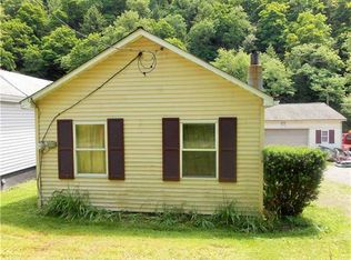 3110 Creek Ln, Ellwood City, PA 16117