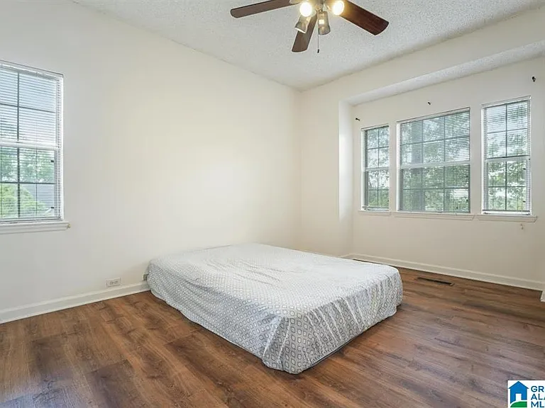 1947 Waterford Pl #1947 — Photo 31