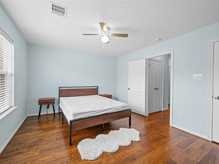 3410 Skyline Village Dr — Photo 30