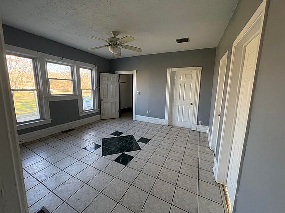 5th image of 1455 Godfrey Ave SW