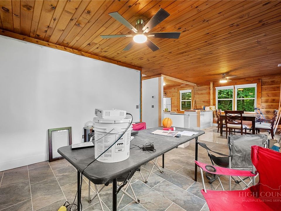 13th image of 2020 Castle Ford Road