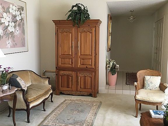 Well appointed, open formal 