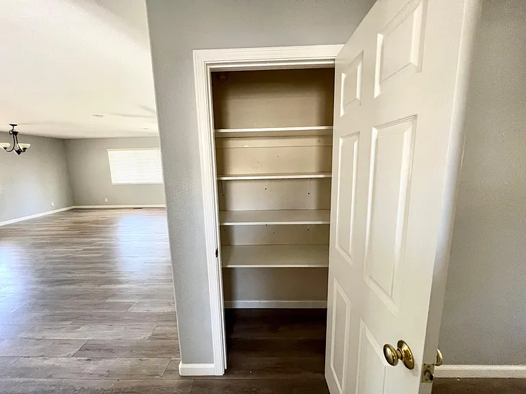 5297 Lone Pine Rd — Photo 8