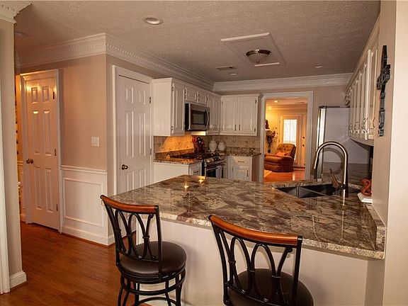 4th image of 6445 Windsor Trace Dr