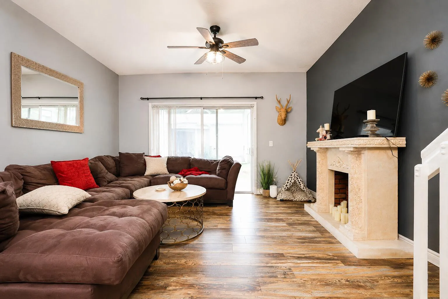 2 bed, 2.5 bath, 1080 sqft, $2,500 — Photo 2