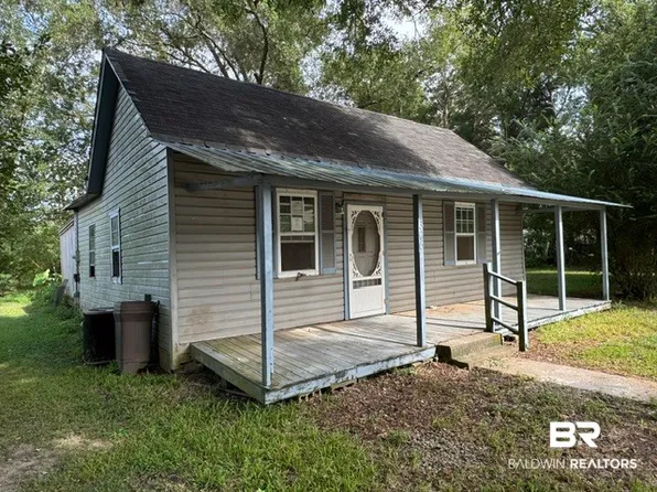 306 NE 1st St, Summerdale, AL 36580