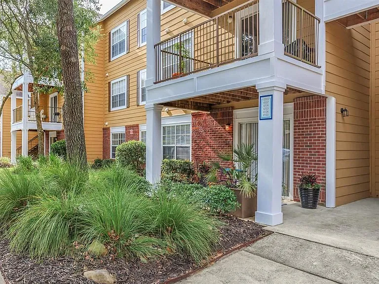 Jackson Square Apartments — Photo 29