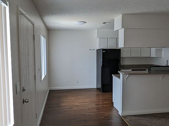5th image of 4930 E Owens Ave